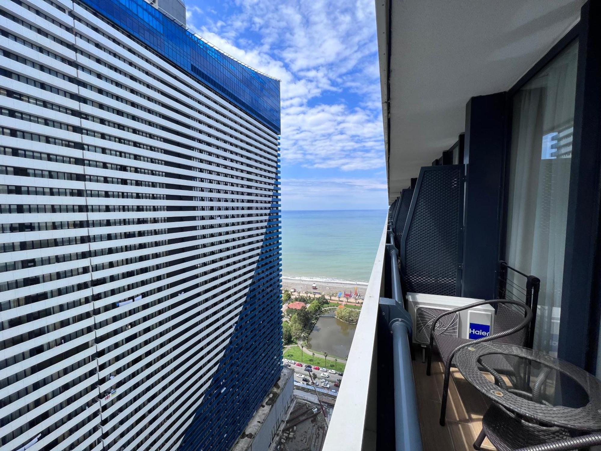 Amazing View Apartments Batumi Exterior photo